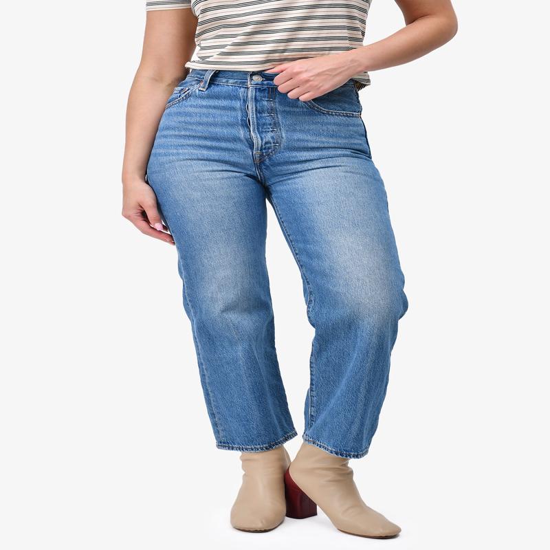 Levi\'s Medium Wash Denim Ribcage Jeans Size 26